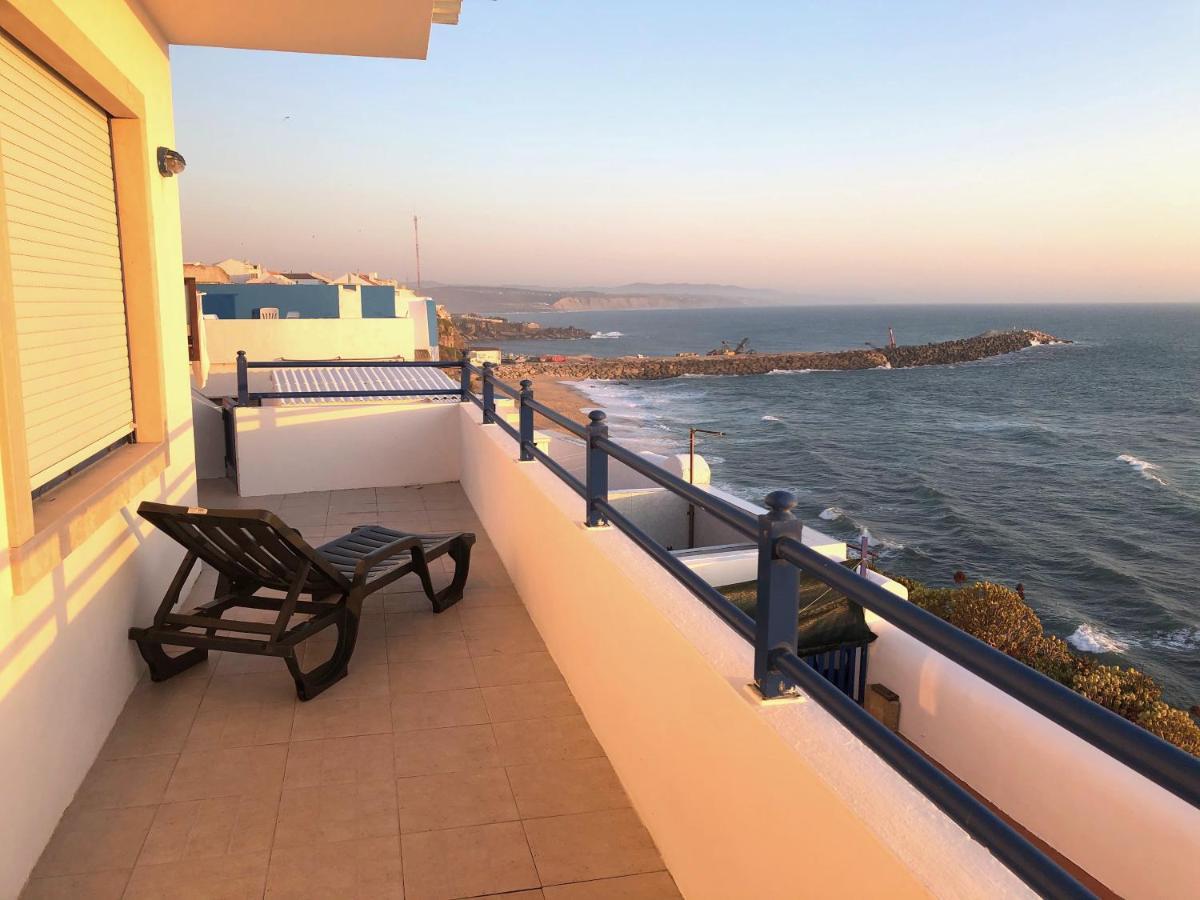 Cliff House Next To Beach Ерісейра Екстер'єр фото
